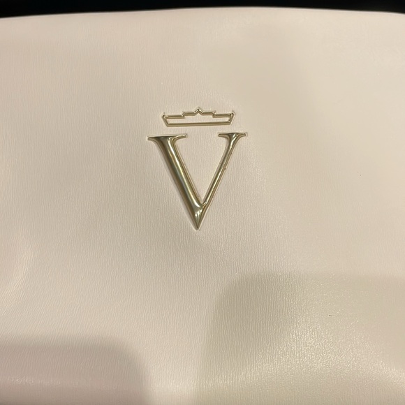 Brand New Valmont White Toiletry Zippered Pouch - Picture 6 of 12